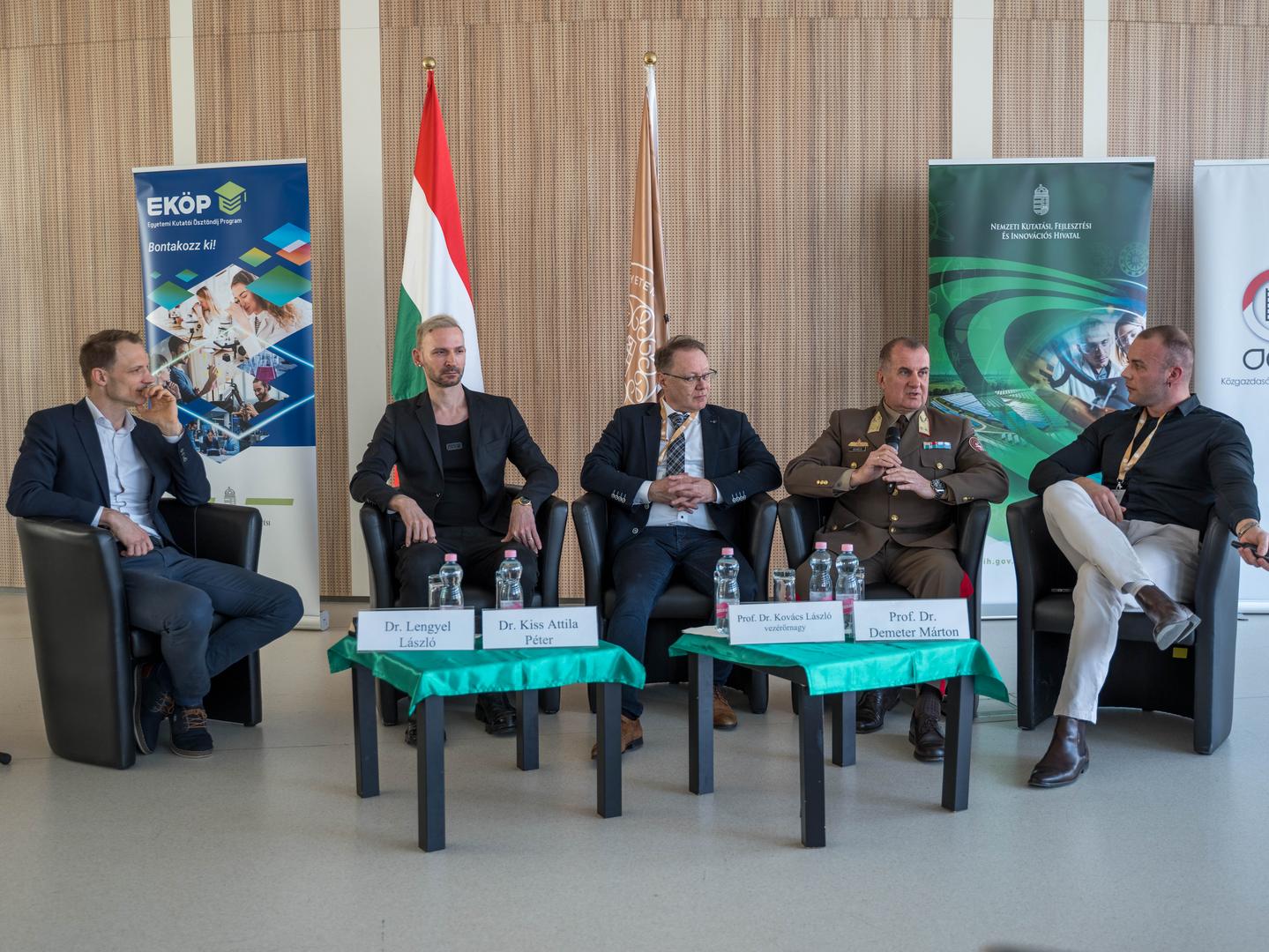 Doktoranduszok_fokep.jpg Doktoranduszok_fokep.jpg